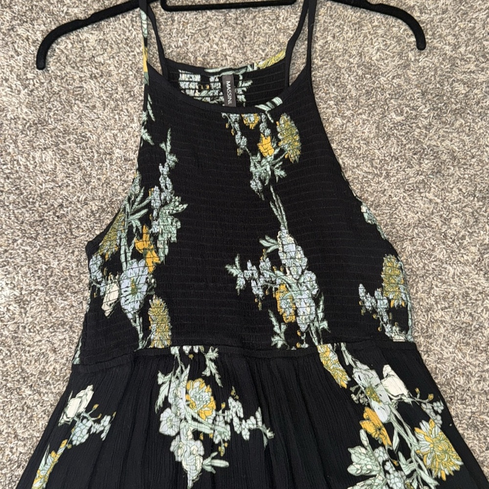 5/$25 Floral Black Dress sz Medium - Picture 3 of 6